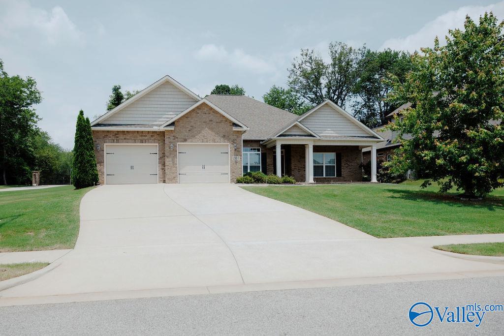 207 Somerton Drive, Huntsville, Alabama image 2