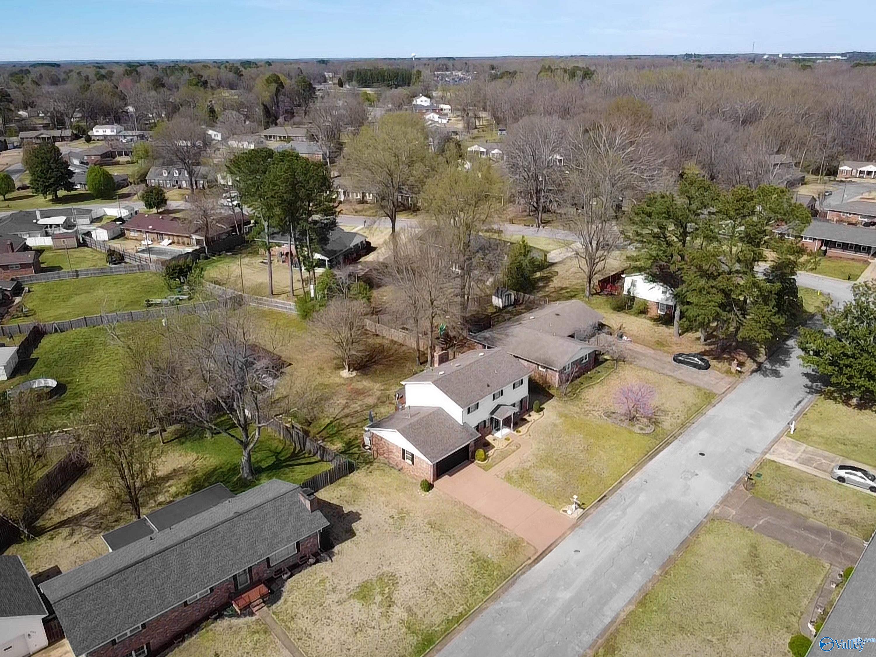 569 Hazelwood Drive, Florence, Alabama image 30