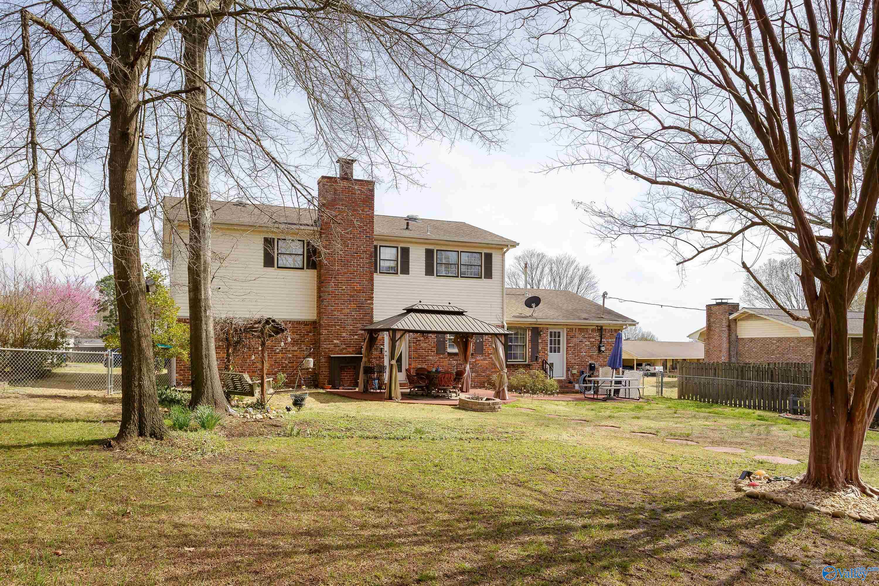 569 Hazelwood Drive, Florence, Alabama image 3