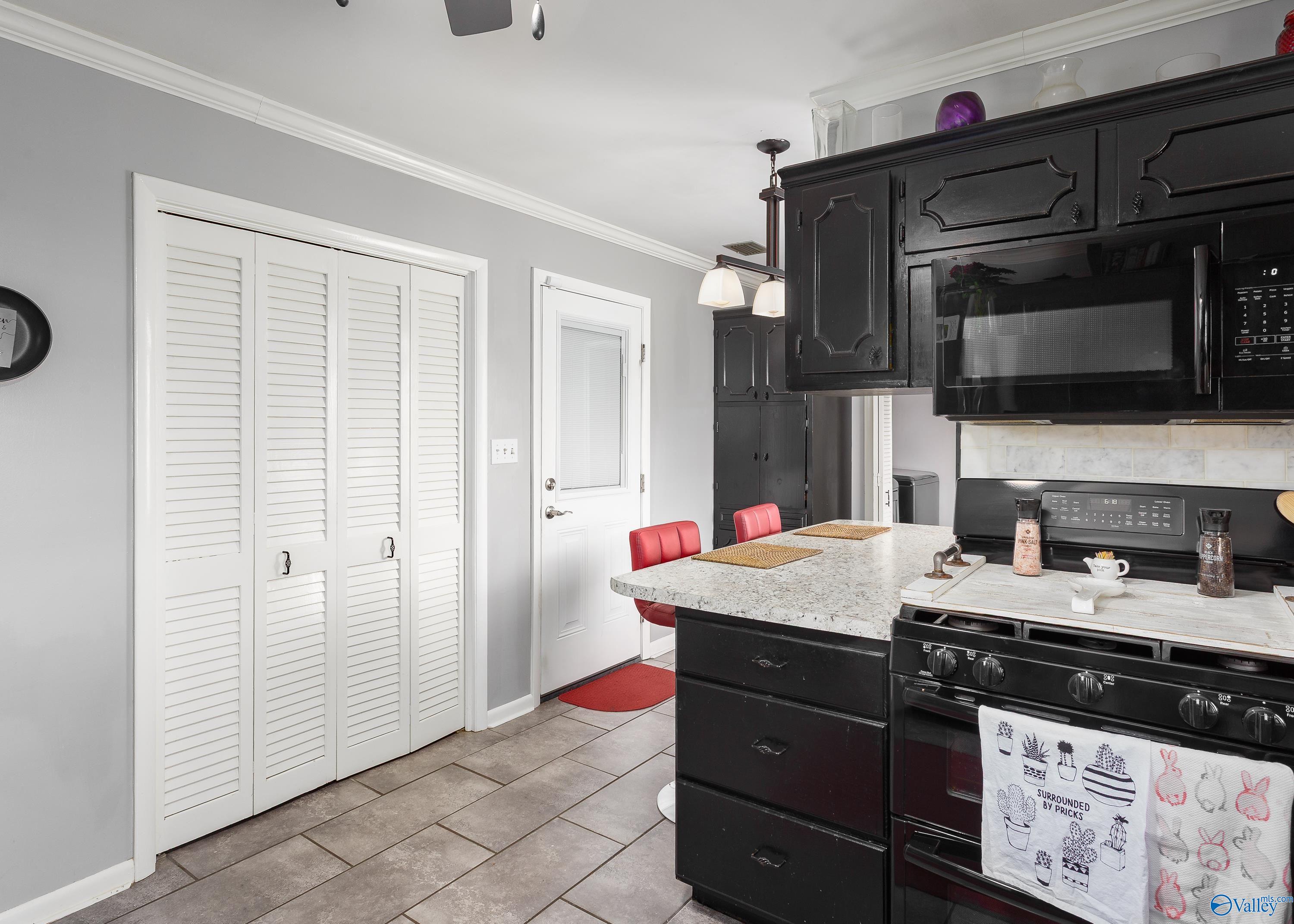 569 Hazelwood Drive, Florence, Alabama image 10