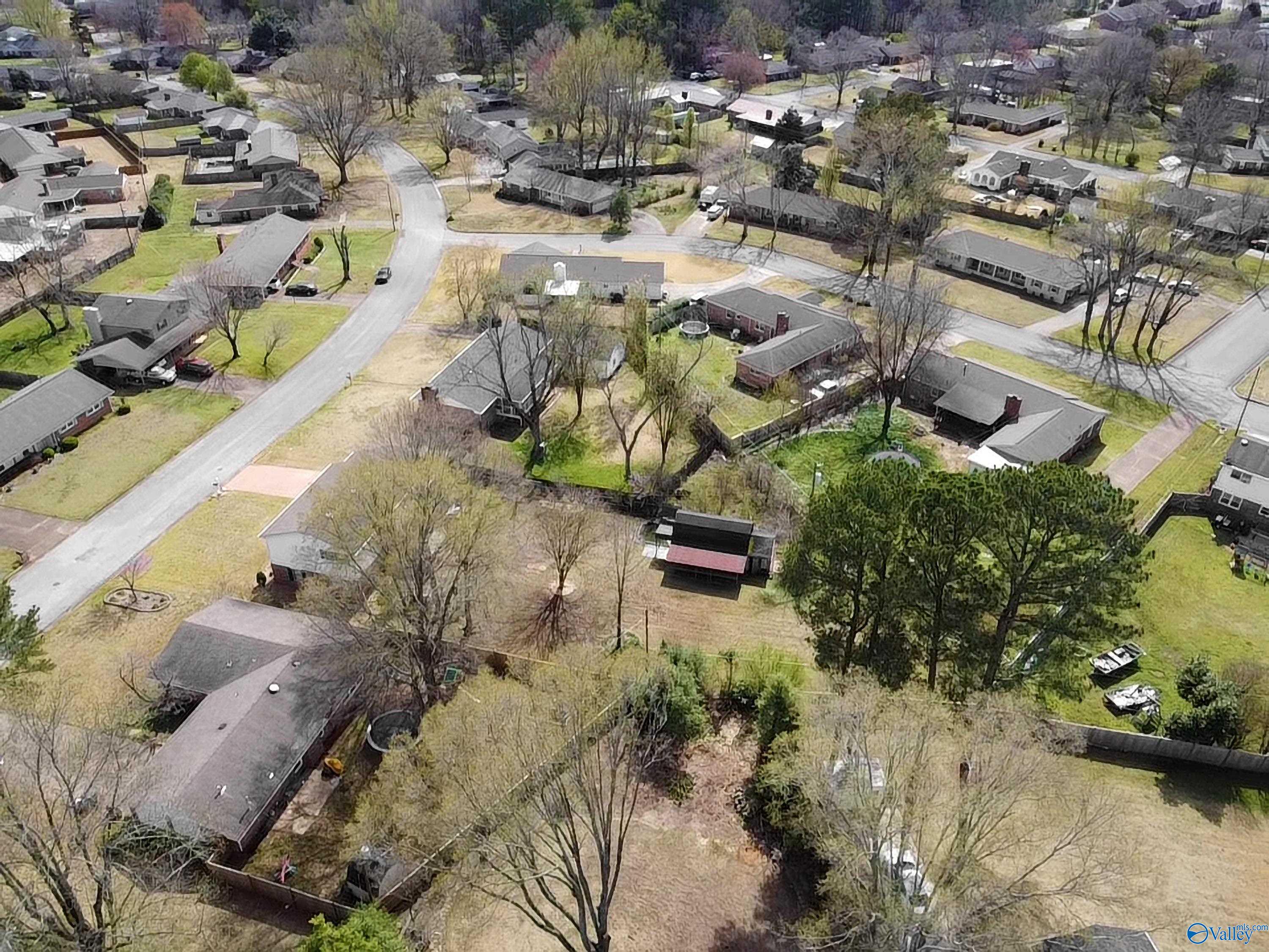 569 Hazelwood Drive, Florence, Alabama image 35