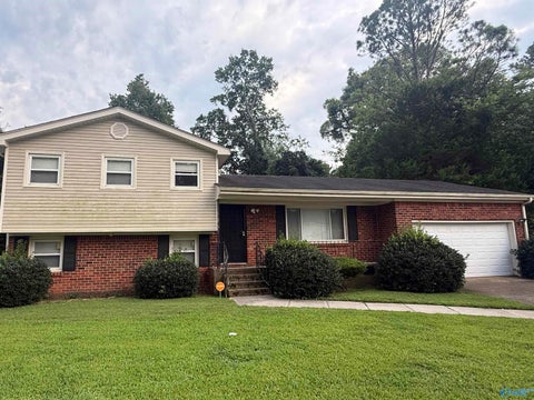 Homes For Sale - 3905 Gardenside Drive<br/> Madison County, Huntsville, AL 35810