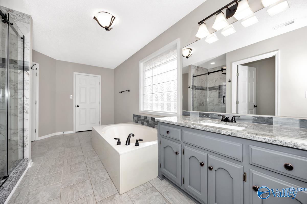 102 Hunington Chase Drive, Madison, Alabama image 35