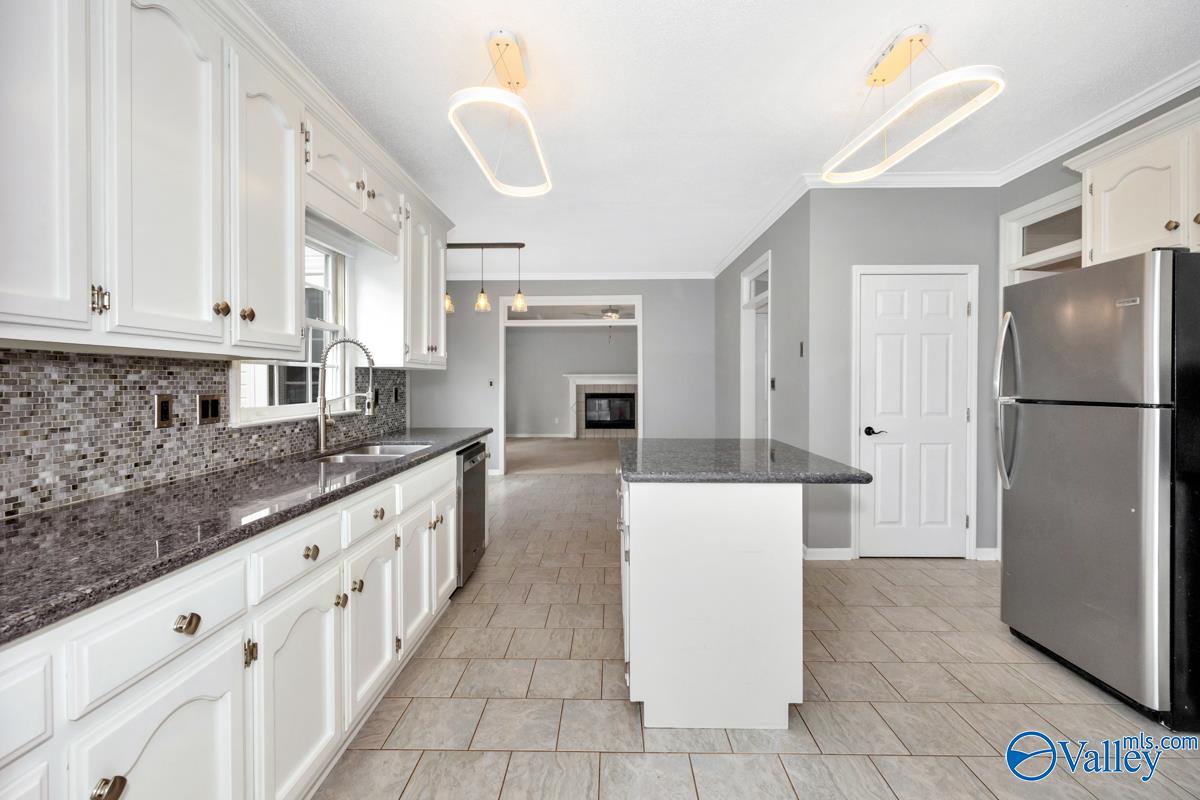 102 Hunington Chase Drive, Madison, Alabama image 10