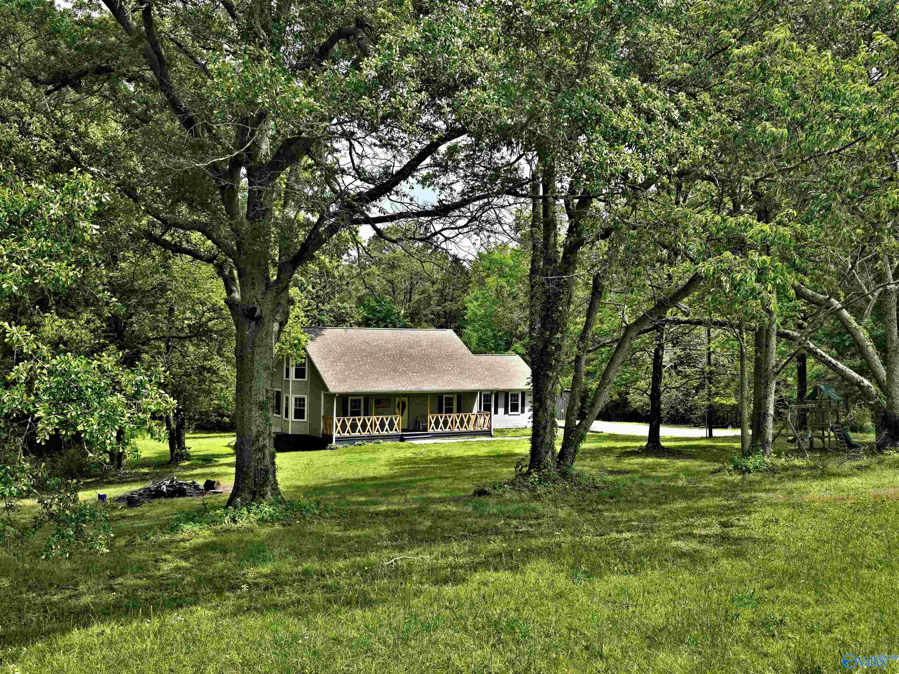 118 Saint Drive, Laceys Spring, Alabama image 18