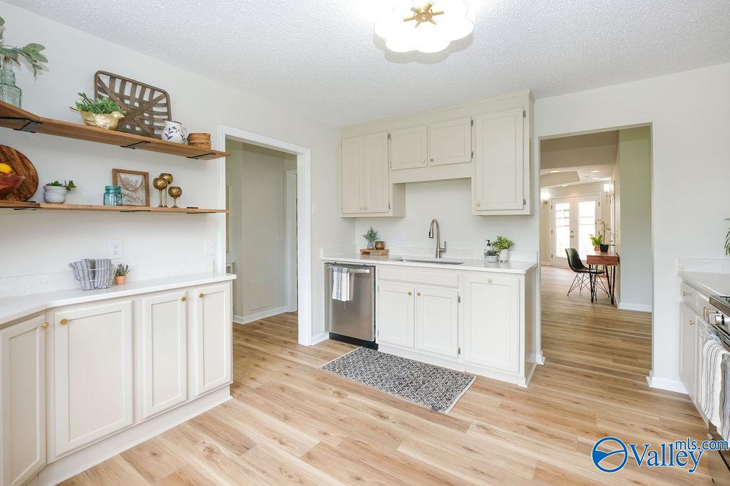 1809 Hollytree Drive, Huntsville, Alabama image 5