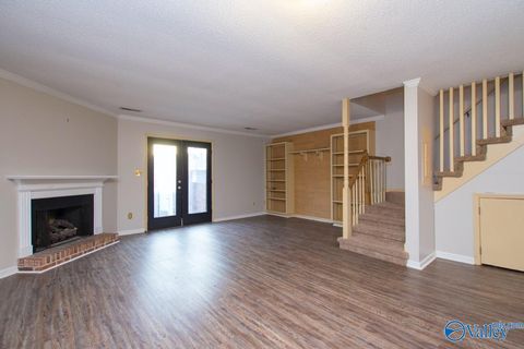 Photo of 2632 Whitesburg Drive SE, Huntsville, AL 35801 (MLS # 21919166)