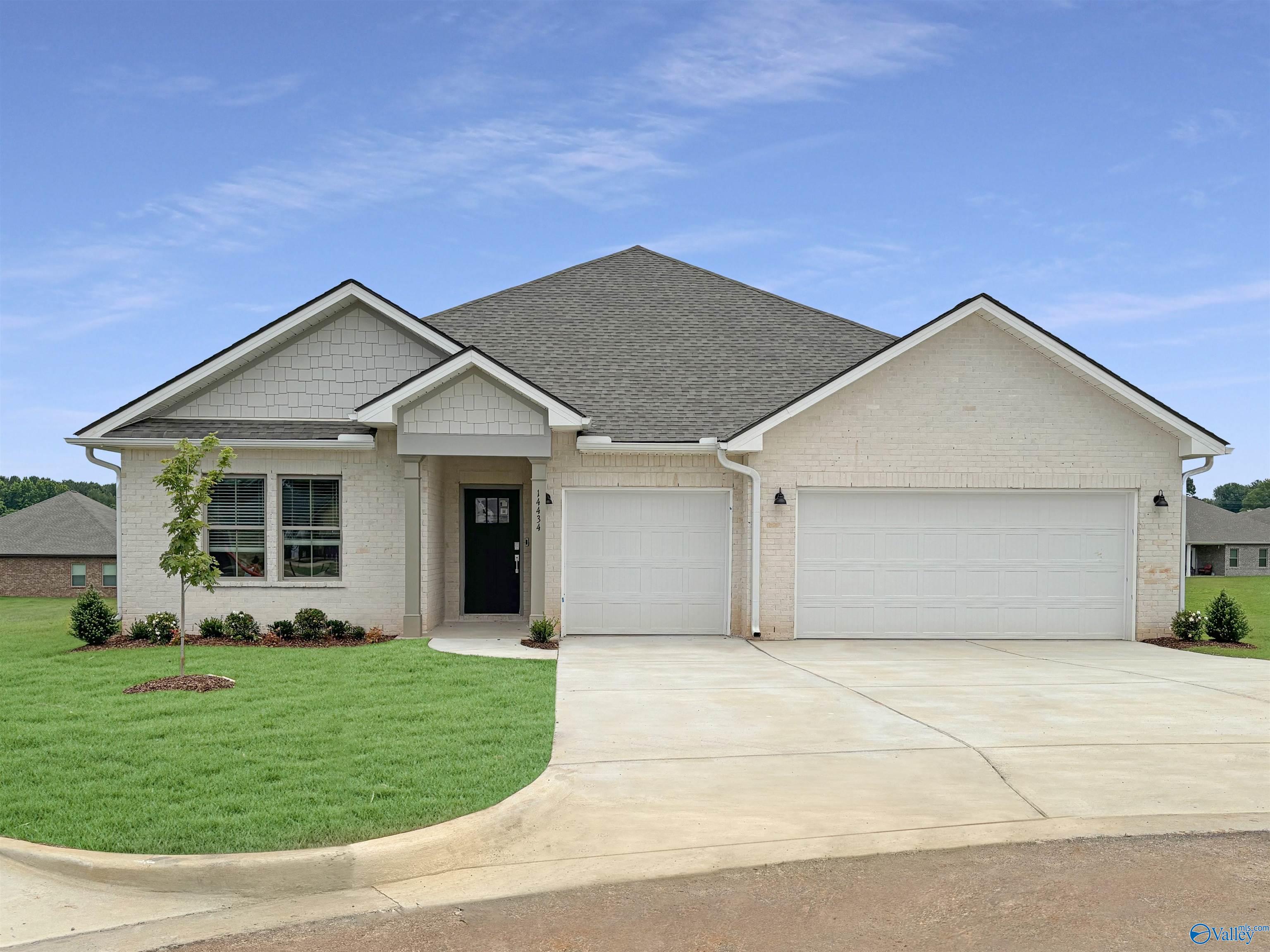 108 Ashby Pond Drive, Harvest, Alabama image 1