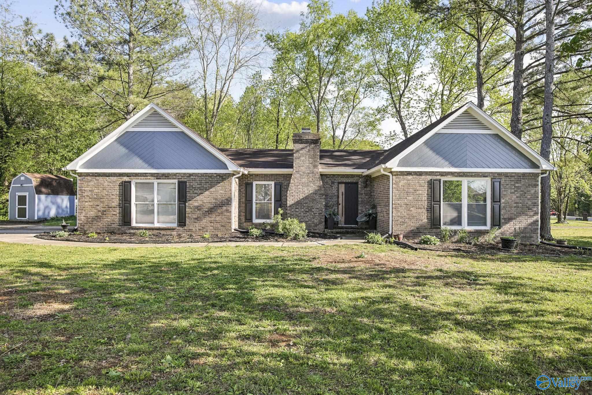 100 Bayridge Drive, Harvest, Alabama image 1