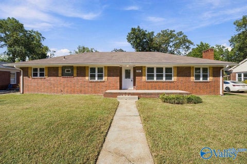 Homes For Sale - 921 8th Avenue<br/> Decatur, AL 35601