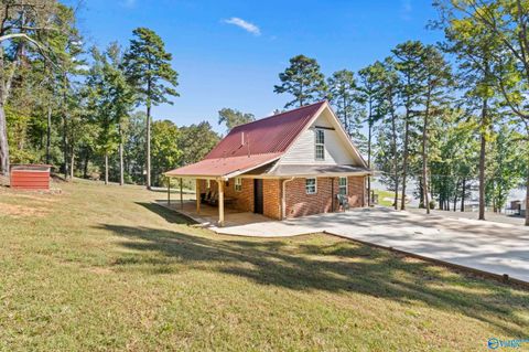 Homes For Sale - 882 York Drive<br/> Rogersville, AL 35652