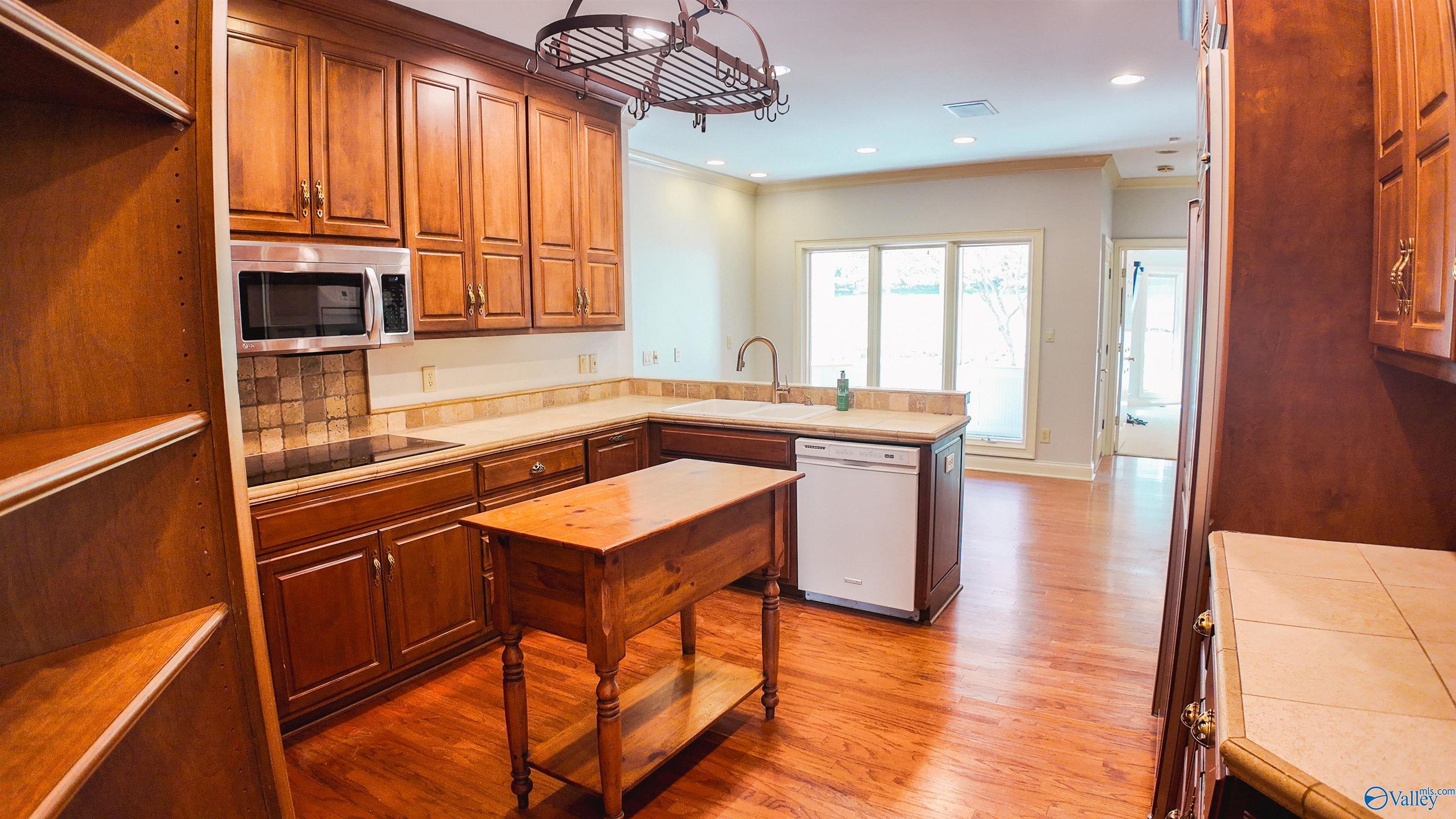 2416 Preston Ridge Drive, Brownsboro, Alabama image 13
