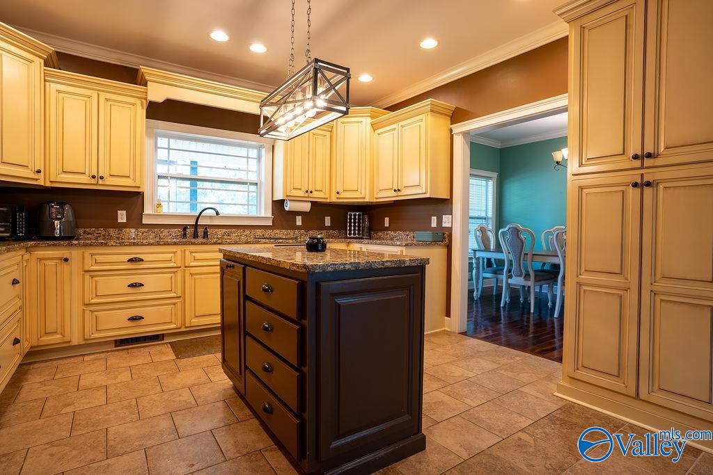 Fort Payne, Alabama 35967, United States, 3 Bedrooms Bedrooms, ,2 BathroomsBathrooms,Residential,Active,170077