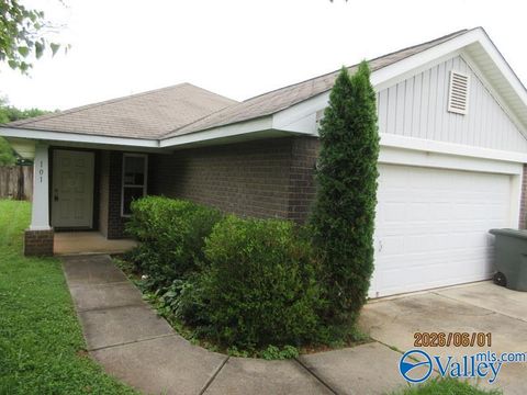 Homes For Sale - 101 Valleyside Drive<br/> Huntsville, AL 35810