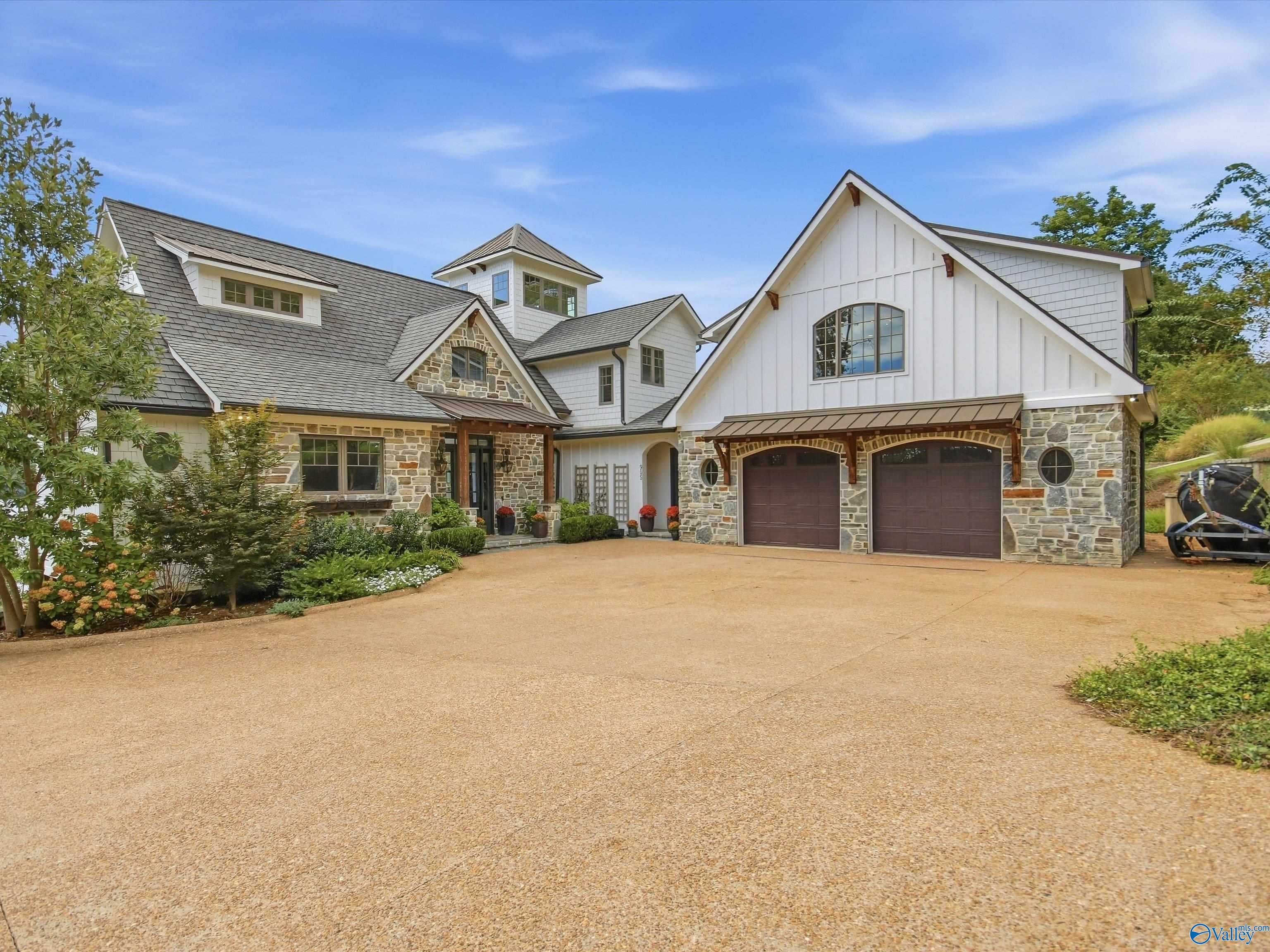 905 Reserve Drive
