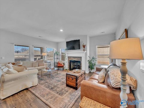 Homes For Sale - 120 Branton Court<br/> New Market, AL 35761