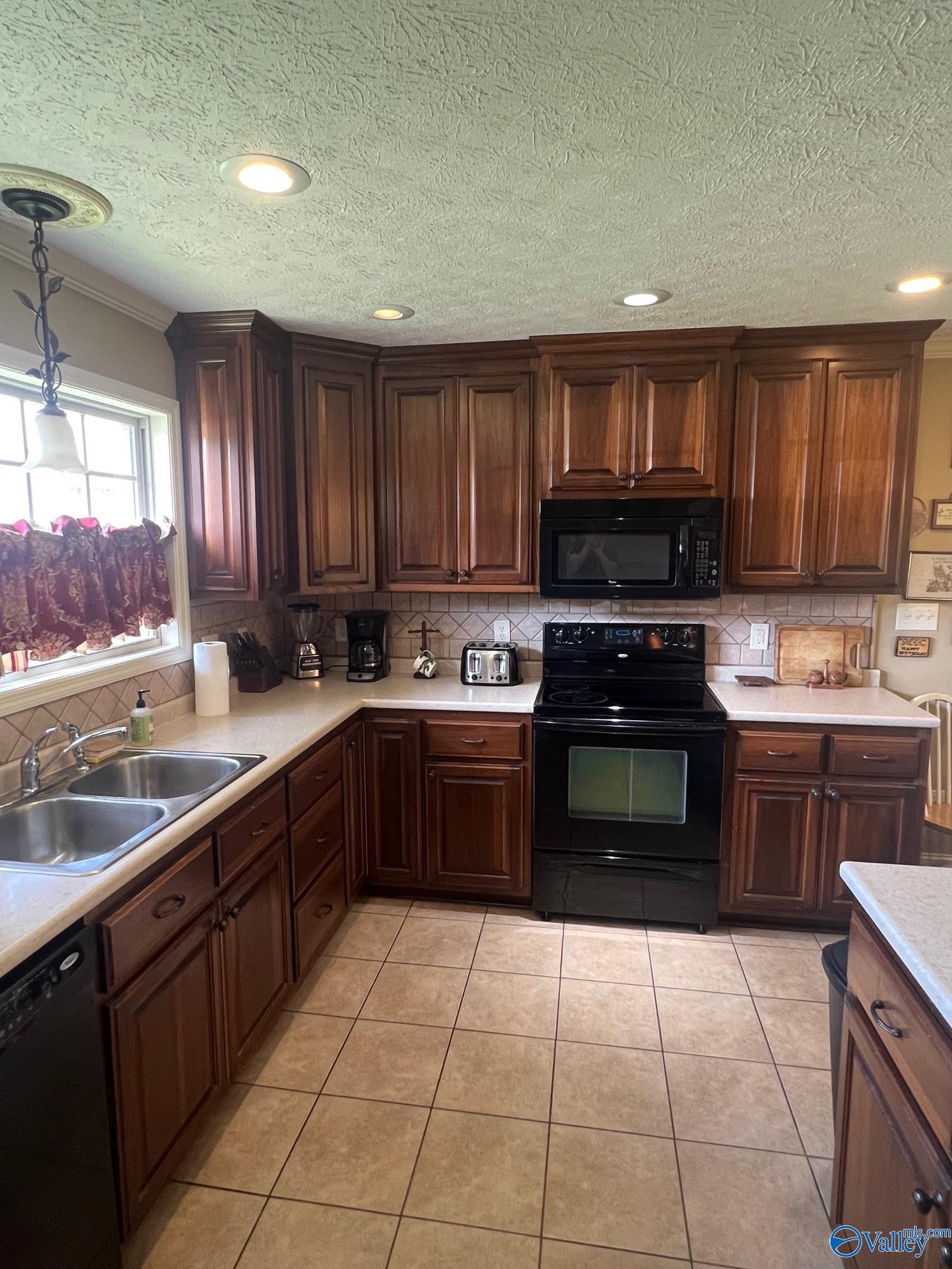 418 Santana Drive, Athens, Alabama image 9