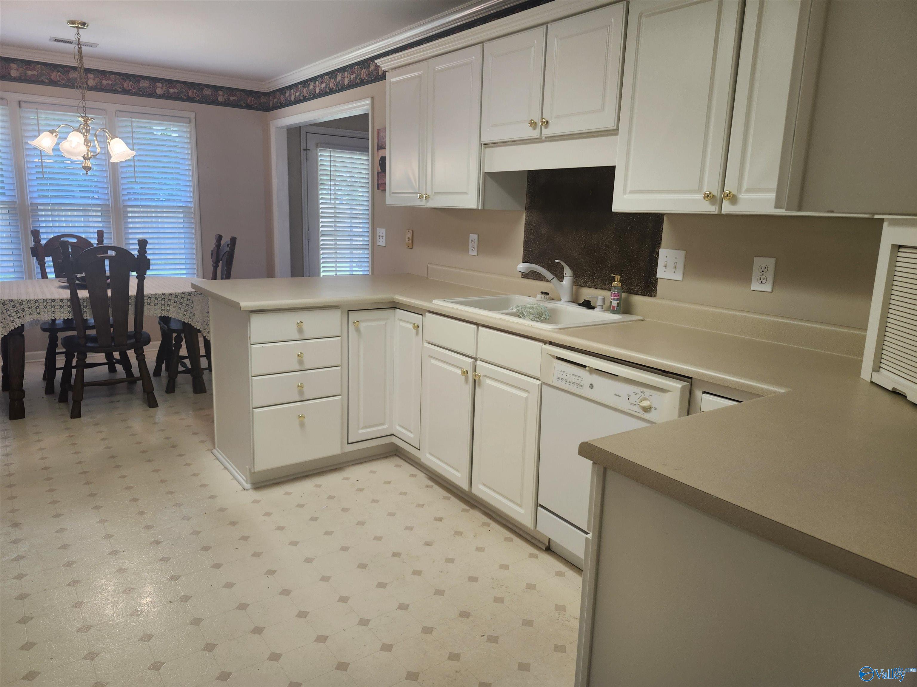 2013 Duncansby Drive, Decatur, Alabama image 17