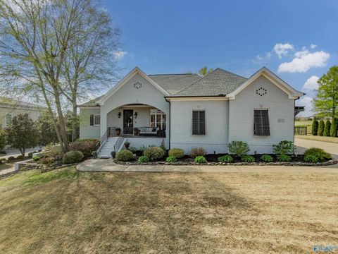 Homes For Sale - 24175 Piney Creek Drive<br/> Limestone County, Athens, AL 35613