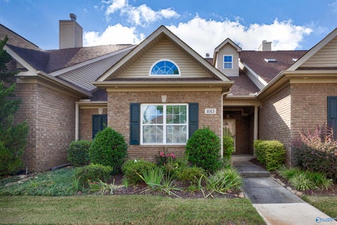 Homes For Sale - 1013 Cresent Falls<br/> Huntsville, AL 35806