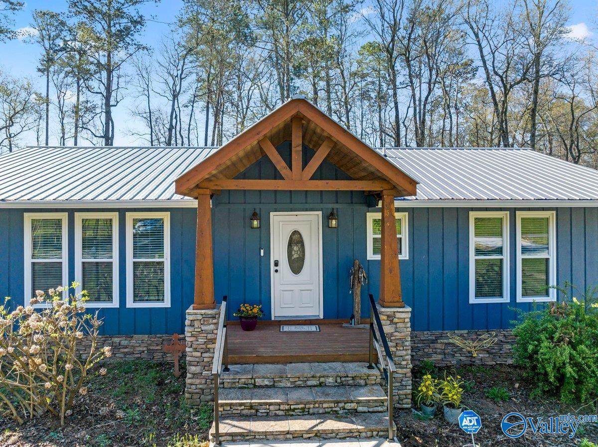 1370 Holiday Shores Road, Scottsboro, Alabama image 1