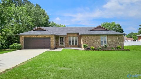 Homes For Sale - 230 Pin Oak Drive<br/> Madison, AL 35758