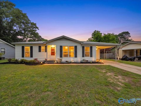 Photo of 2310 12th Street SE, Decatur, AL 35601 (MLS # 21917451)