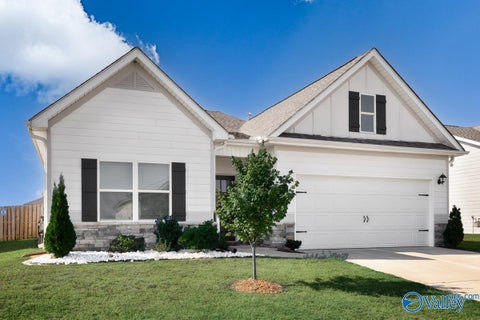 Homes For Sale - 29760 Logan Oaks Drive<br/> Limestone County, Harvest, AL 35749