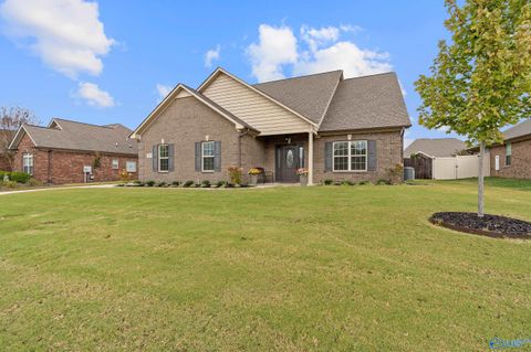 Homes For Sale - 22883 Pin Oak Drive<br/> Athens, AL 35613