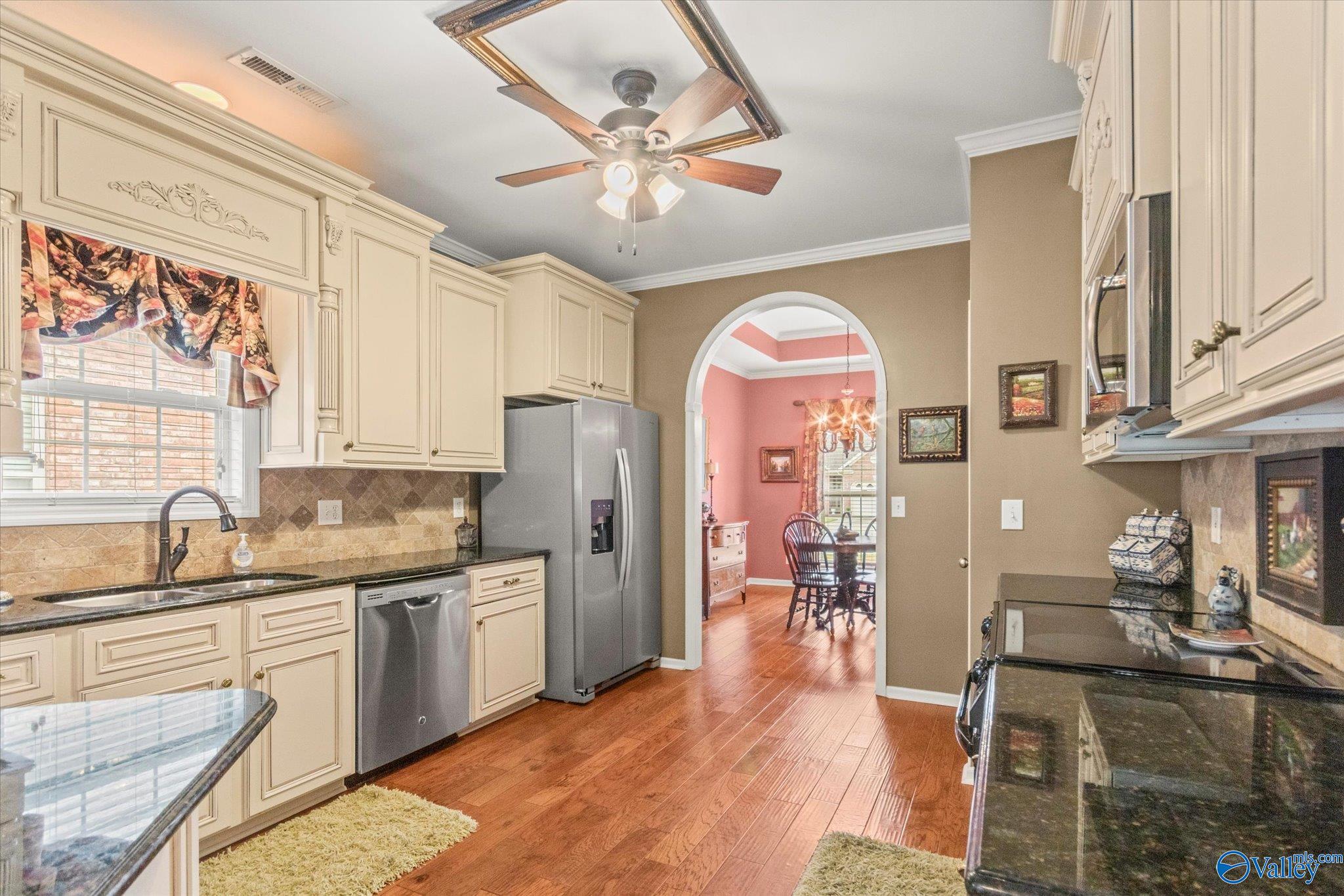 2503 Aldingham Drive, Decatur, Alabama image 6