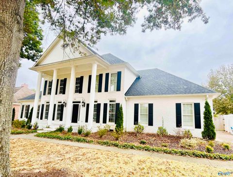 Photo of 1501 Blackhall Lane, Decatur, AL 35601 (MLS # 21912604)