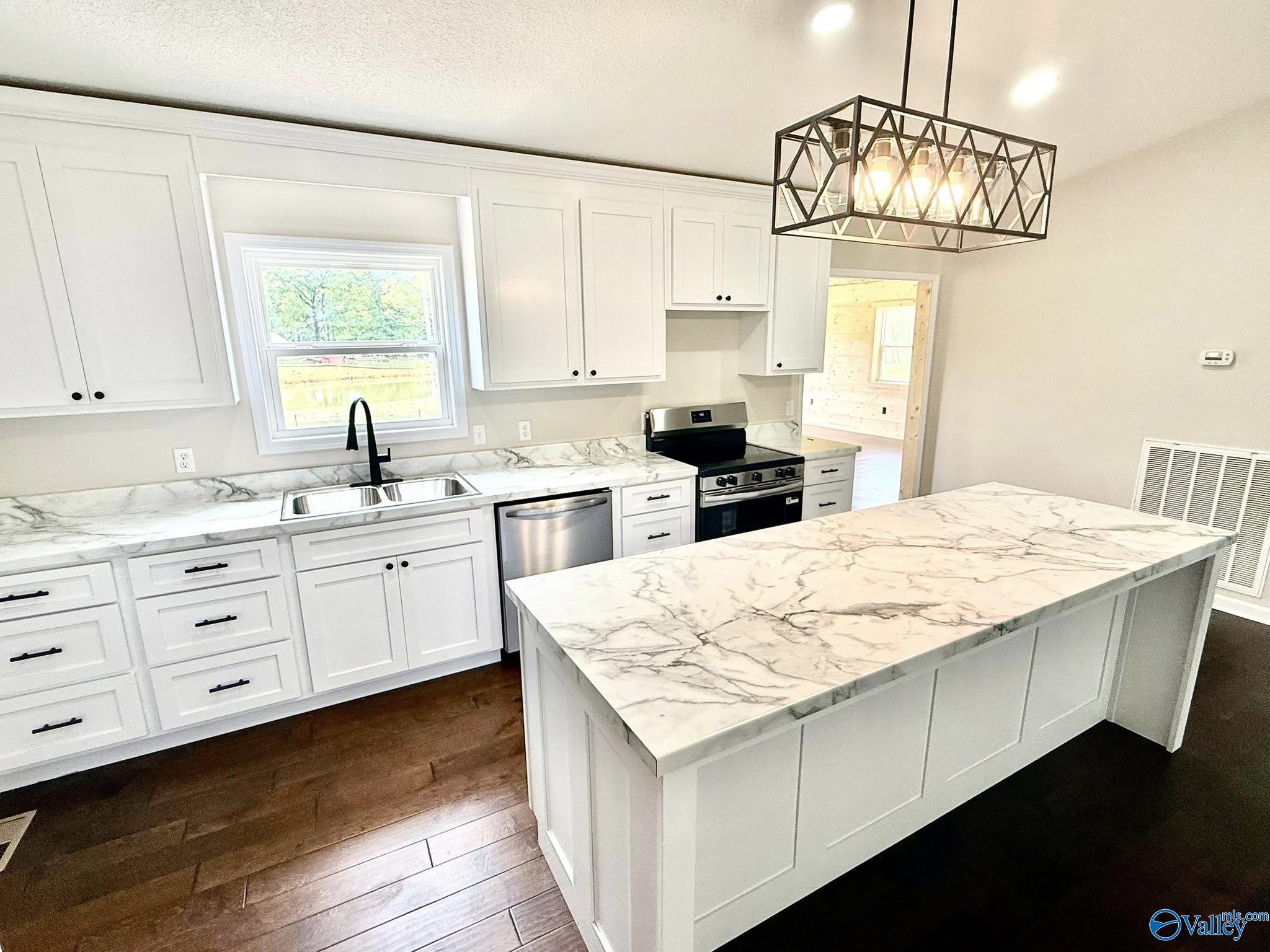 1347 Smith Chapel Road, Boaz, Alabama image 2