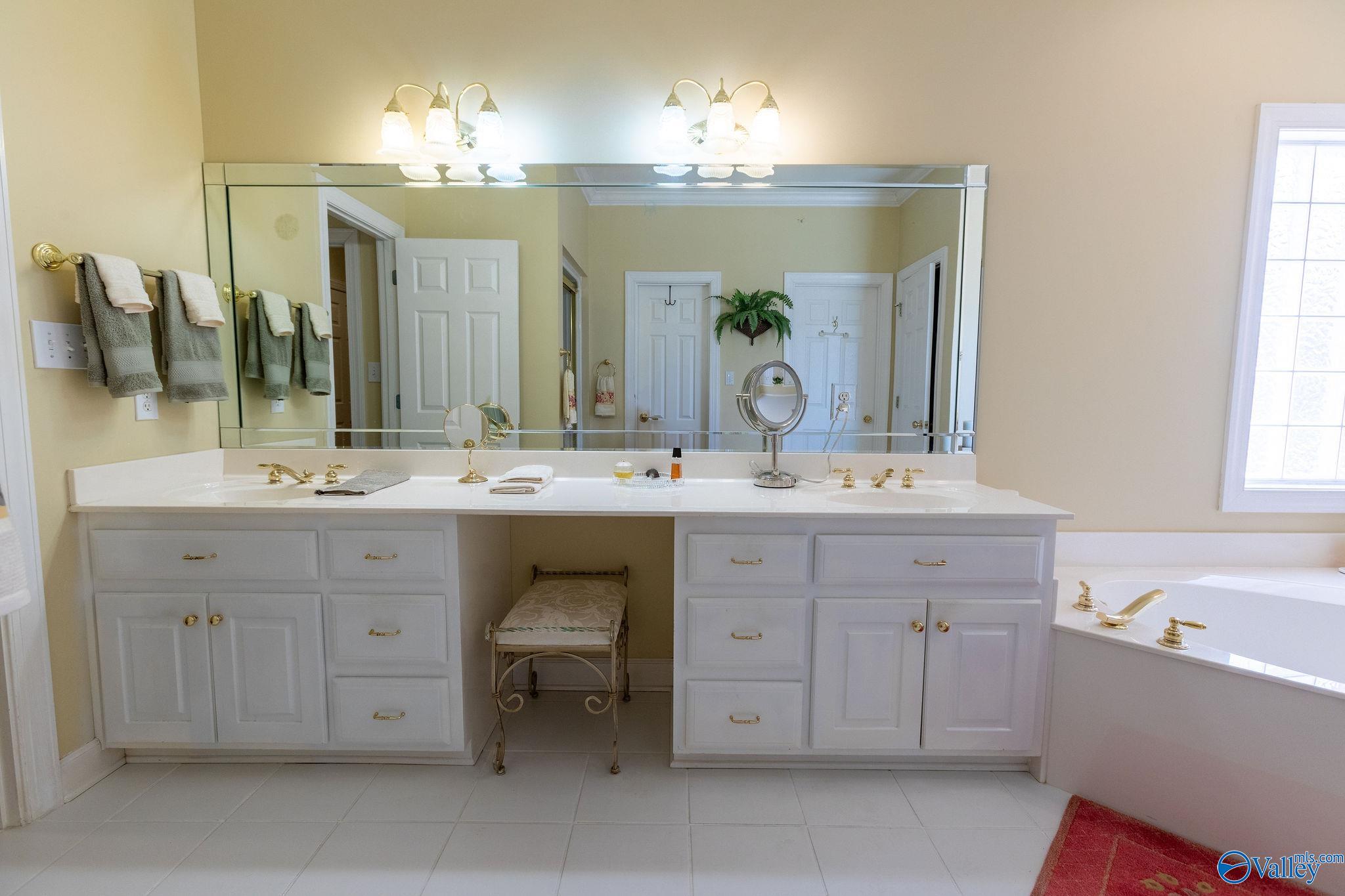 312 Lakepoint Drive, Gadsden, Alabama image 15