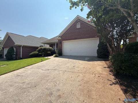 Homes For Rent - 134 Canterbury Drive<br/> Madison, AL 35758