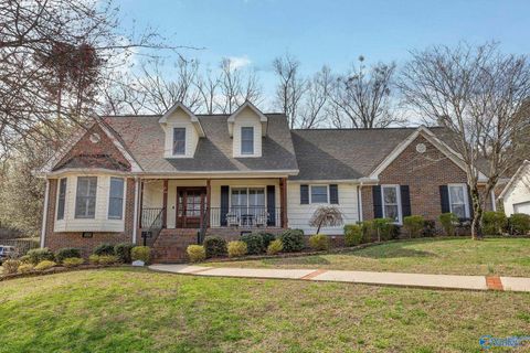 Homes For Sale - 5501 Cedar Mill Drive<br/> Guntersville, AL 35976