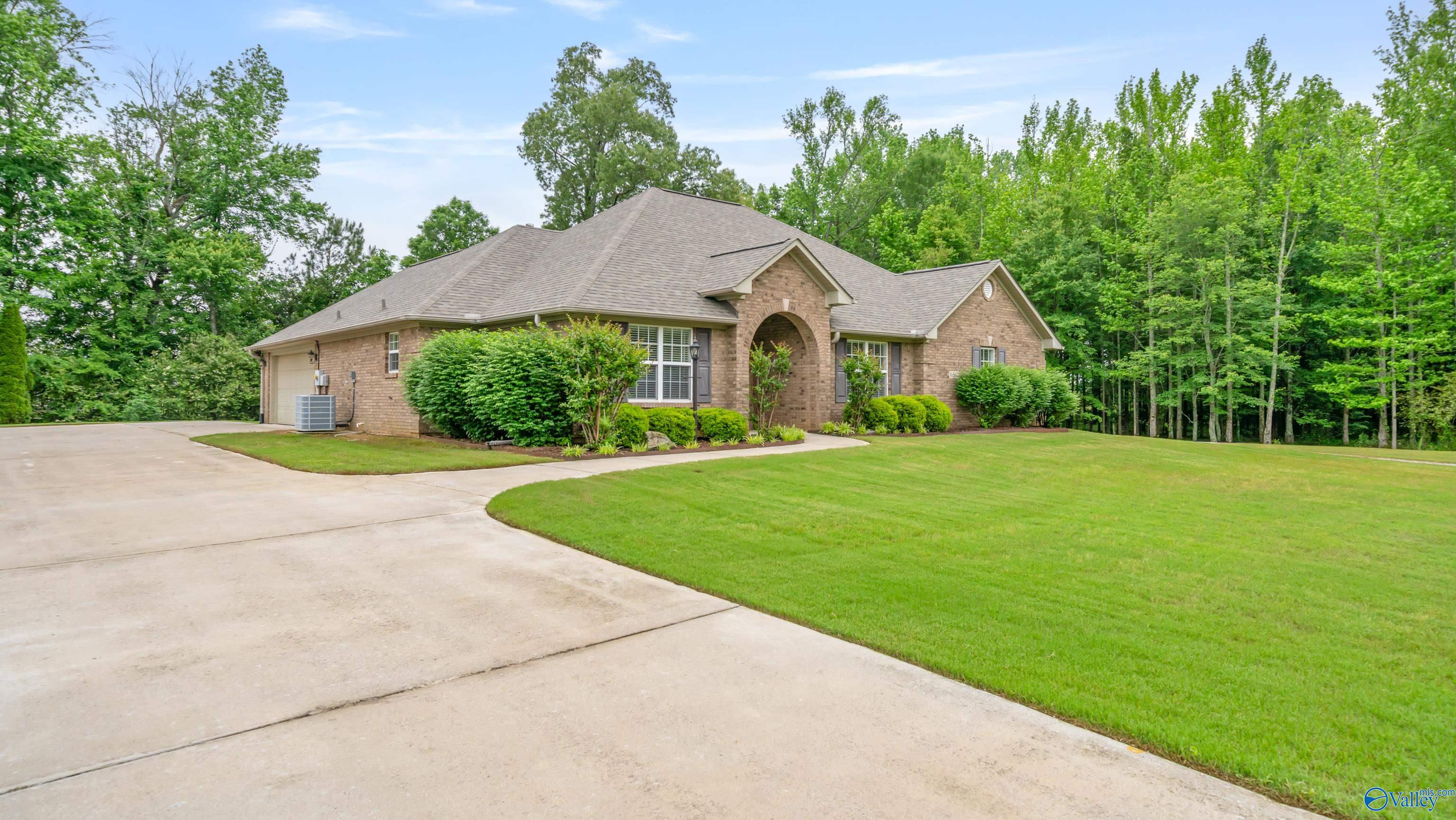 16562 Mulberry Lane, Athens, Alabama image 4