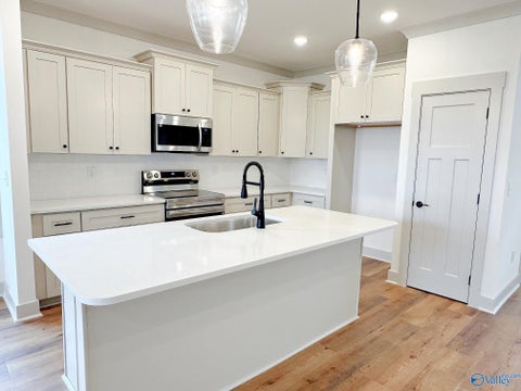 Homes For Sale - 1030 Maplehurst Street<br/> Decatur, AL 35603