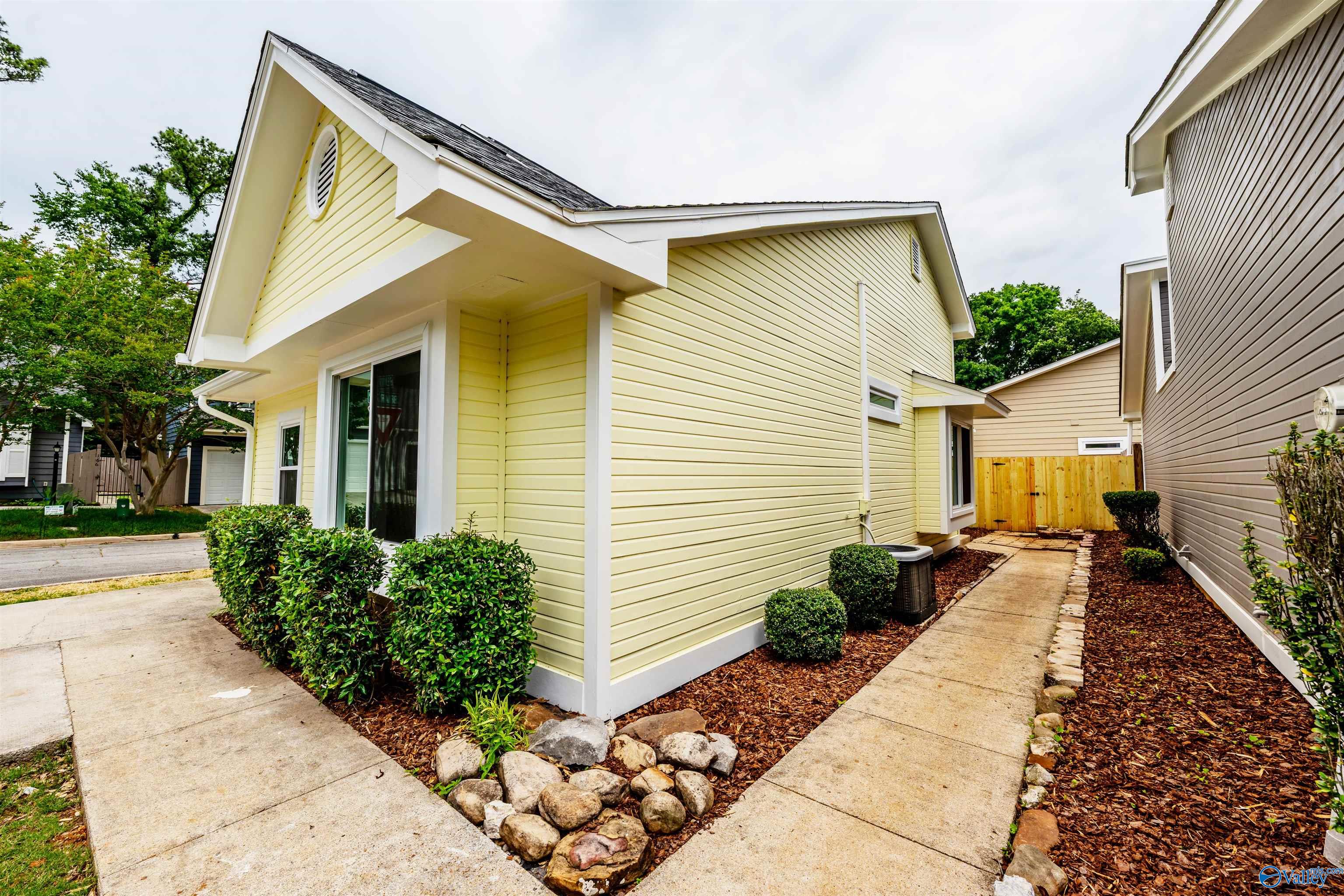 101 Bentworth Lane