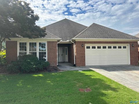 Homes For Sale - 15057 Ashmont Blvd<br/> Huntsville, AL 35803