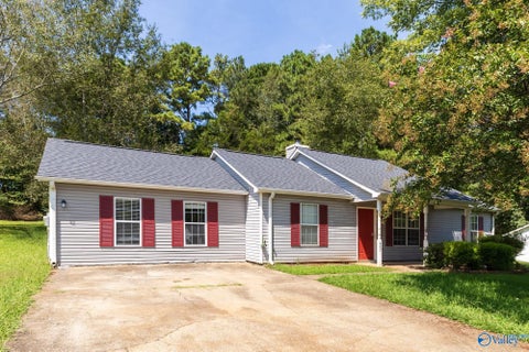 Homes For Sale - 207 Barberry Lane<br/> Toney, AL 35773