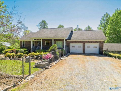 Homes For Sale - 1062 Garrett Street<br/> Rainsville, AL 35986