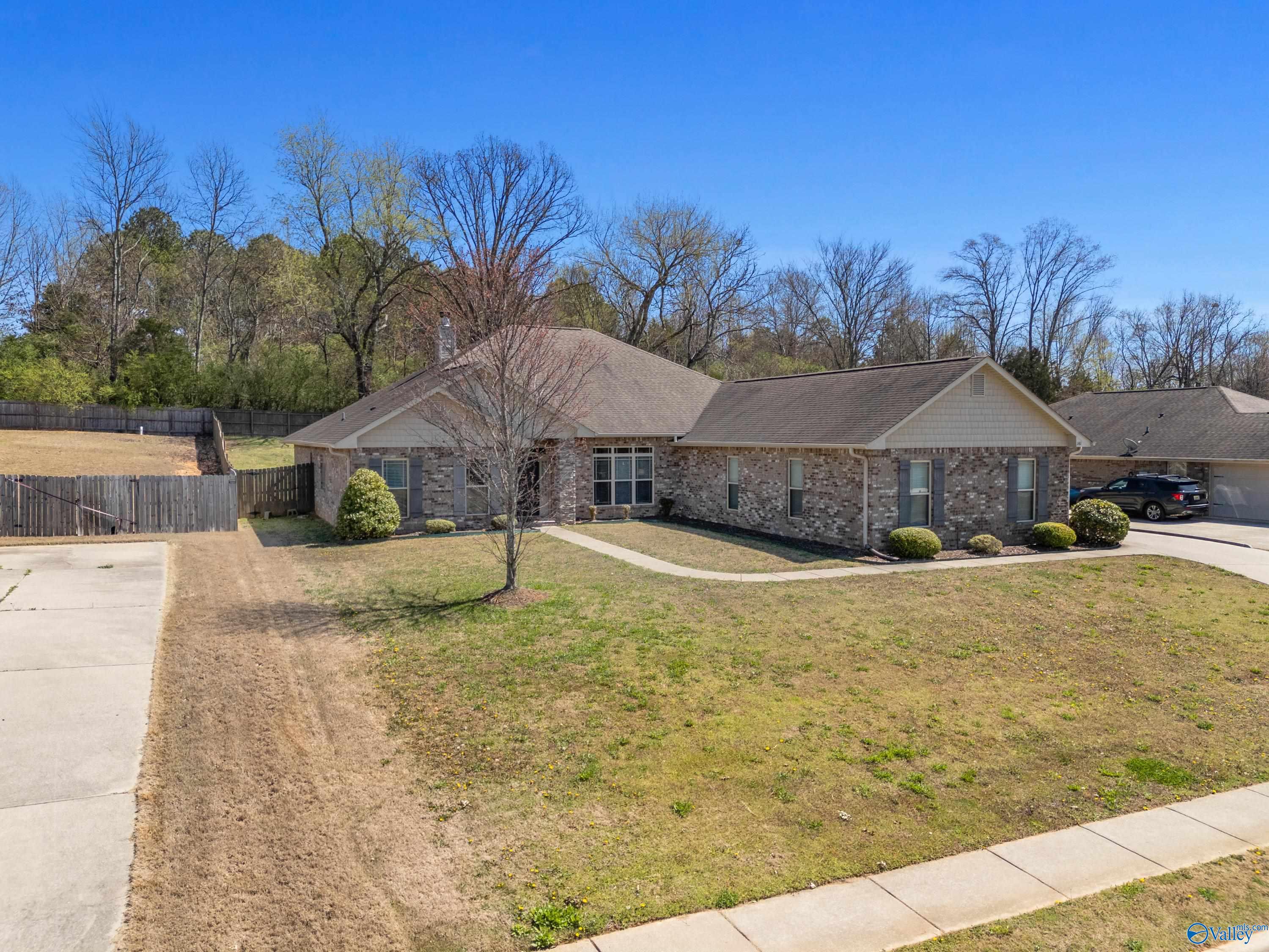 141 Lazy Oak Drive, New Market, Alabama image 3