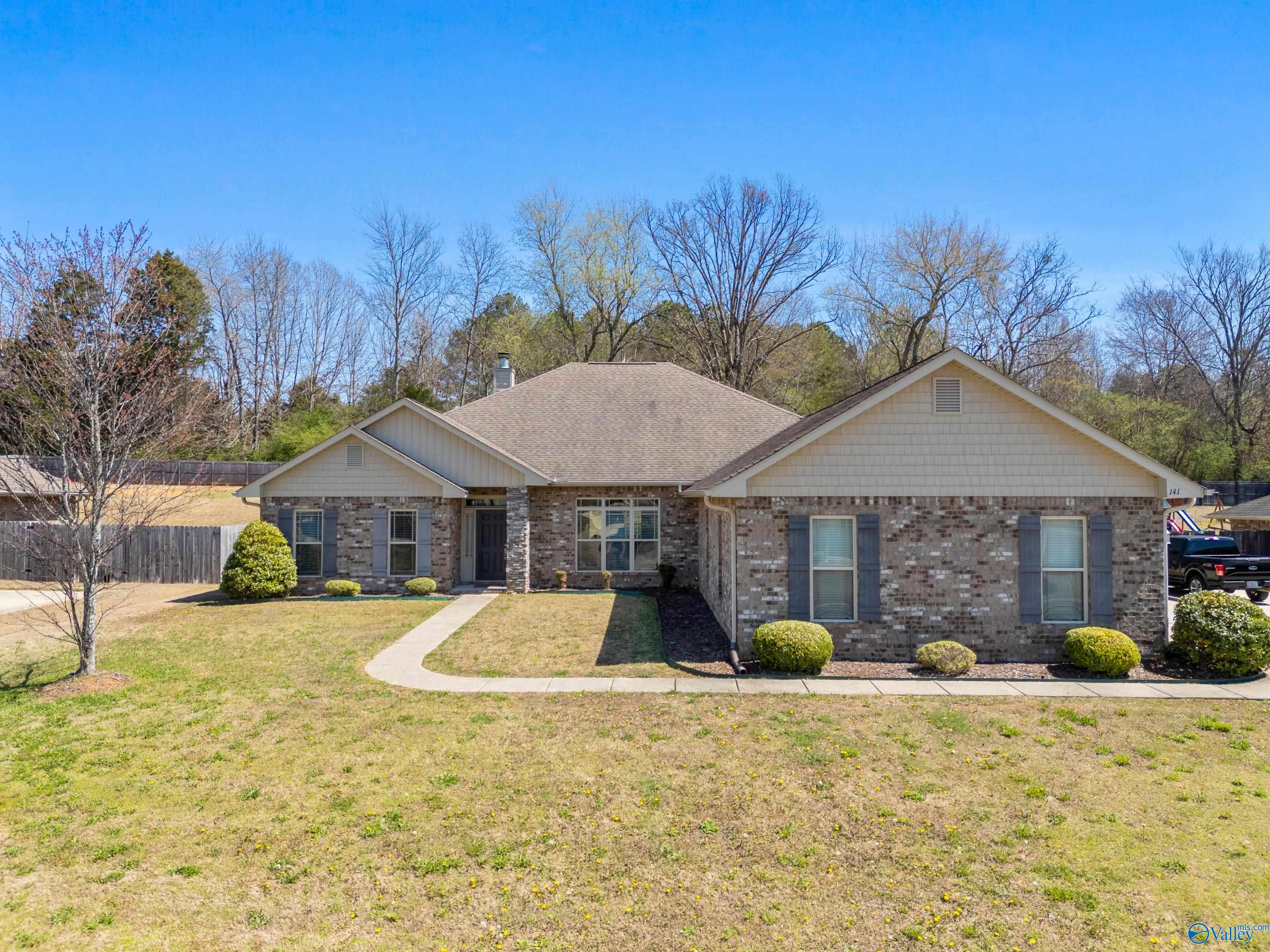 141 Lazy Oak Drive, New Market, Alabama image 1