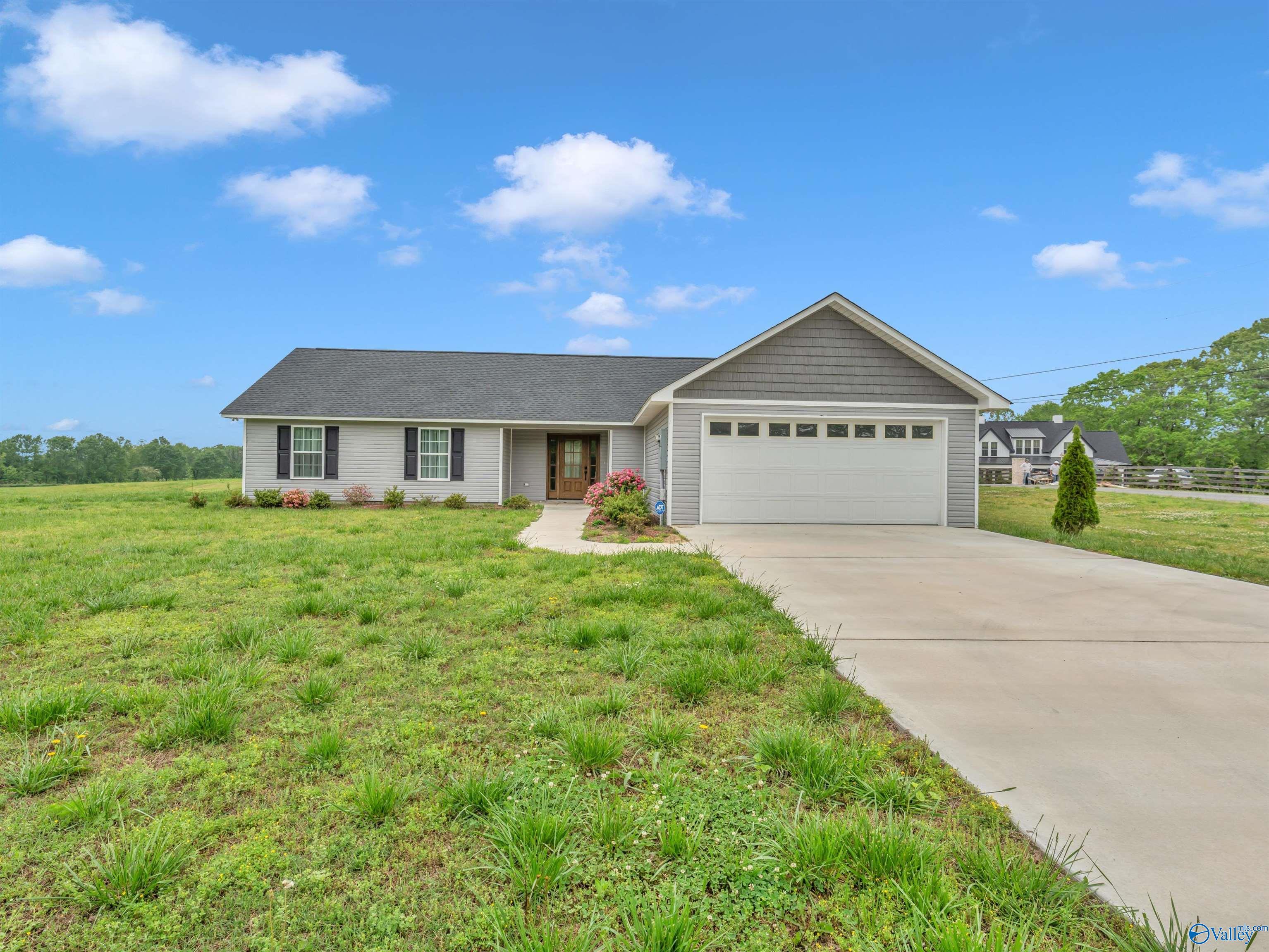 4082 Oneonta Cut-off Road, Albertville, Alabama image 2