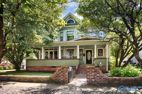 Photo of 622 Canal Street NE, Decatur, AL 35601 (MLS # 21911466)