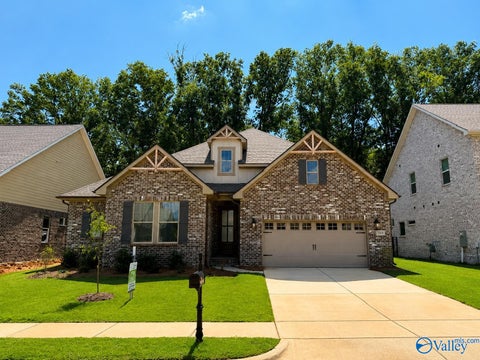 Homes For Sale - 2115 Bloomfell Bend<br/> Huntsville, AL 35802