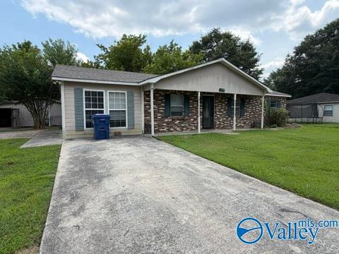 Homes For Rent - 1114 Terry Circle<br/> Albertville, AL 35951