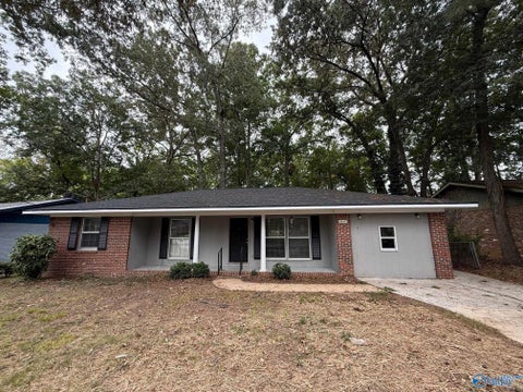Homes For Sale - 3317 Delia Lane<br/> Huntsville, AL 35810