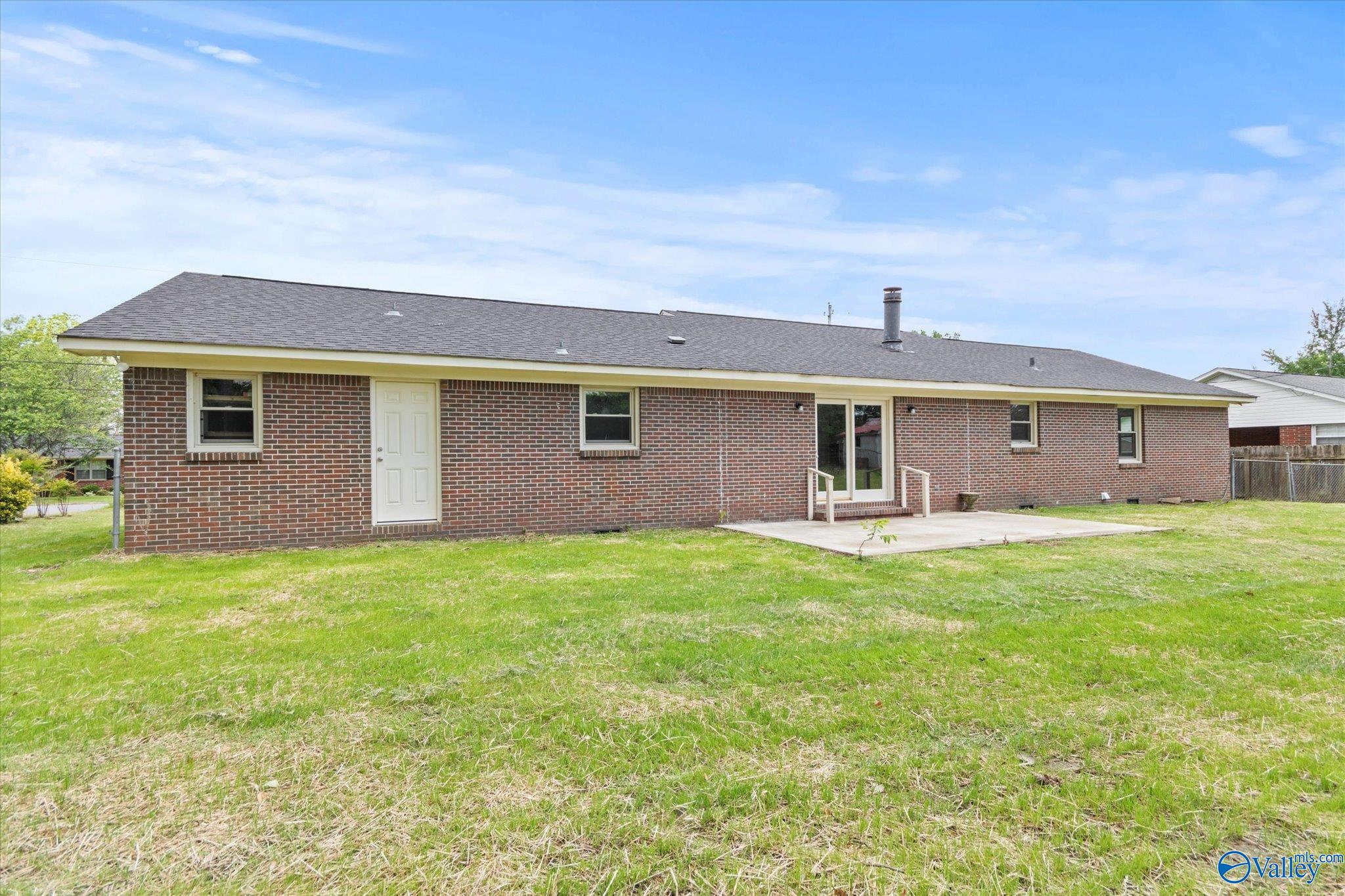 409 Peach Avenue, Albertville, Alabama image 25