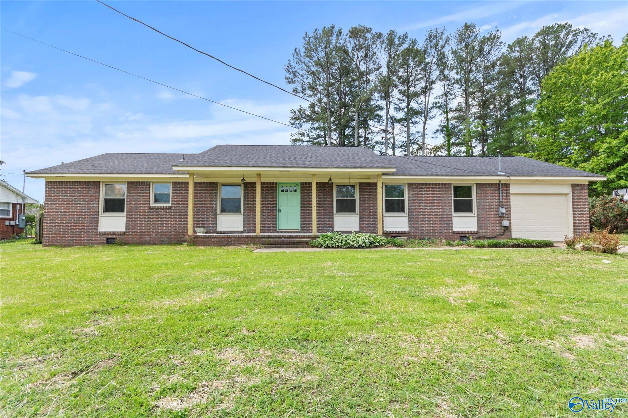 409 Peach Avenue, Albertville, Alabama image 1
